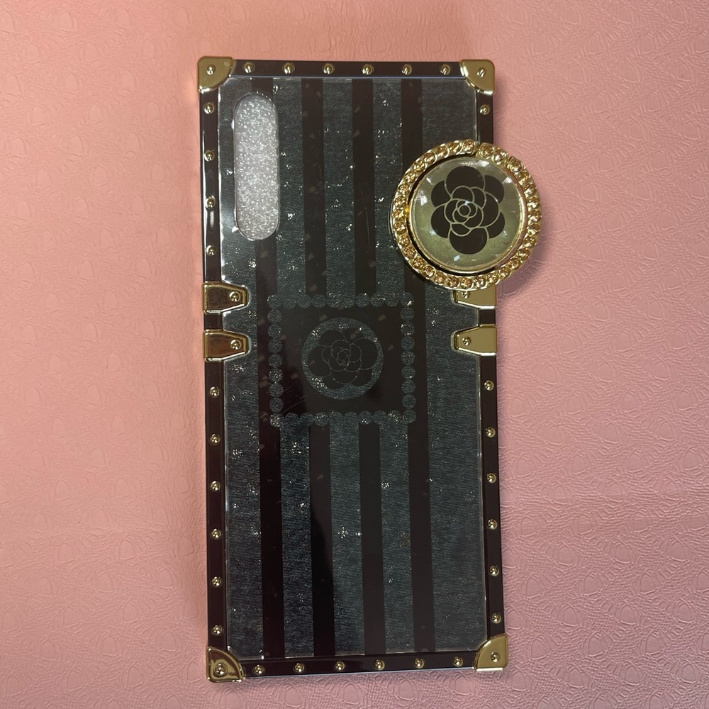 Finger grip phone case